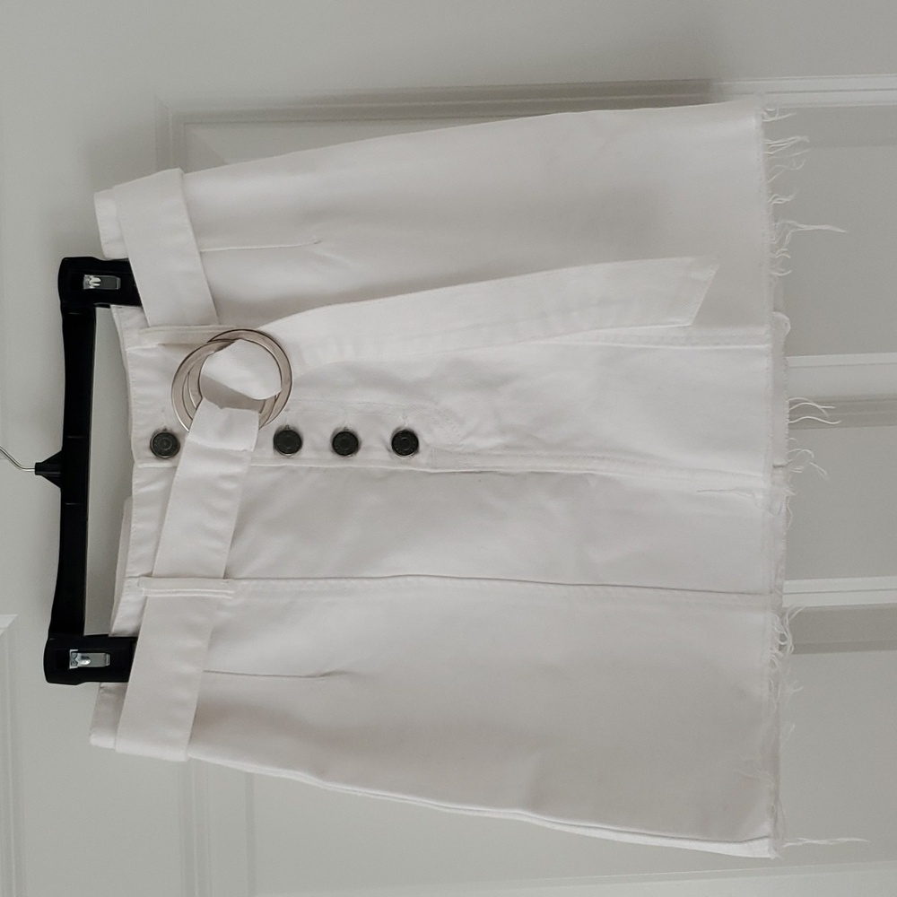 GRLFRND Felice White Denim Mini Skirt Size 27.